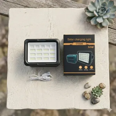 Foco Solar Led de Emergencia Recargable 50W. Modelo CK686